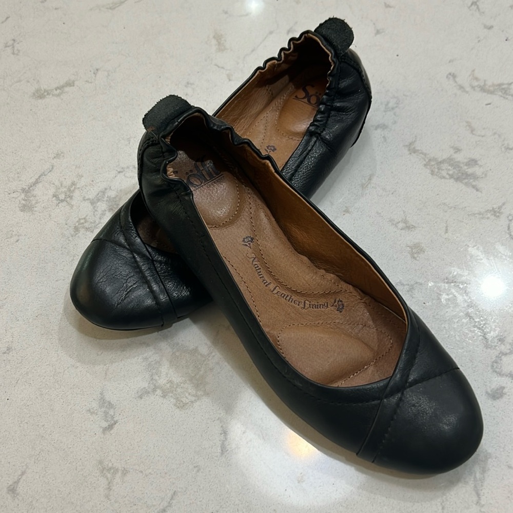 Soffit Leather Flats